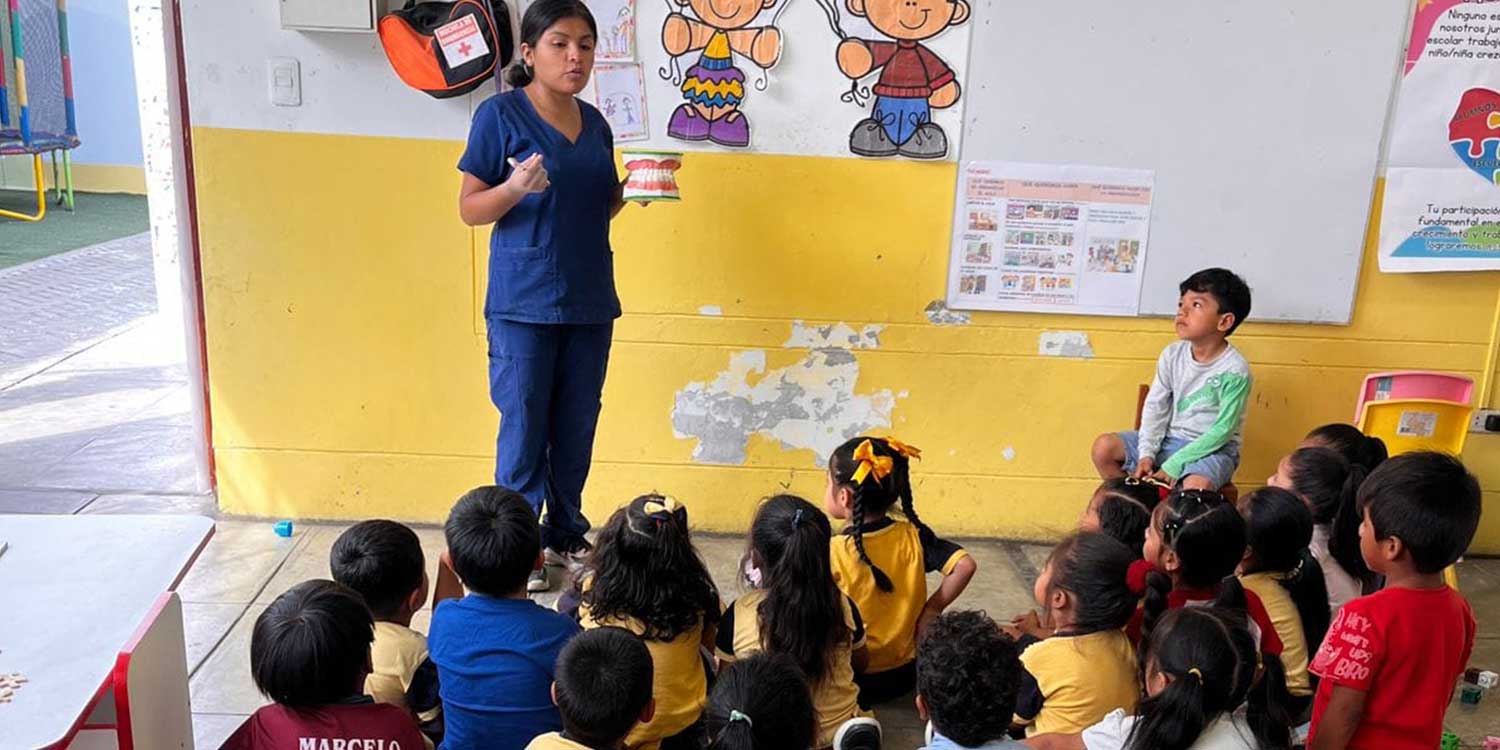 UPAO promueve la salud bucal en Salaverry - El hospital Wálter Cruz Vilca realiza una campaña para niños de primaria.